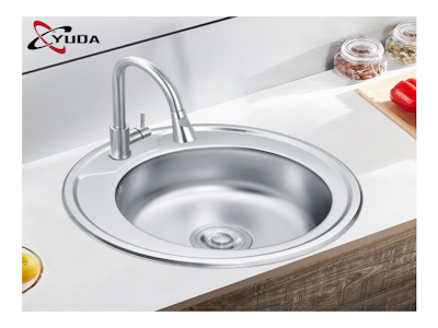 Не забывайте о регулярном уходе за вытяжкой чтобы воздух был чистым